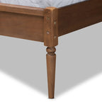 Lit plateforme en bois de rotin synthétique Elston Mid-Century Modern - Noyer