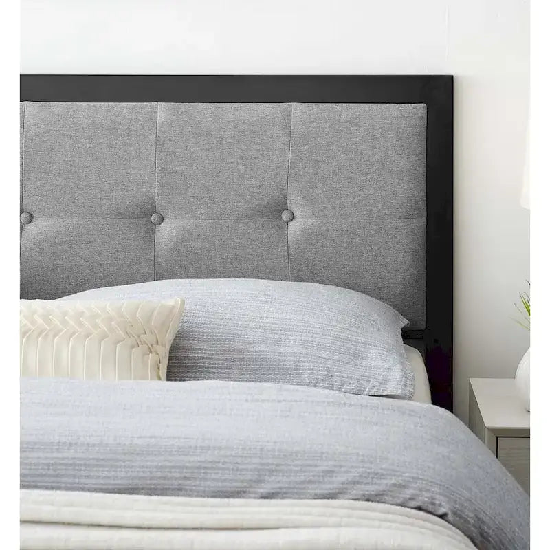 Tête de lit capitonnée en métal Waldorf moderne, tissu gris clair, taille King Size